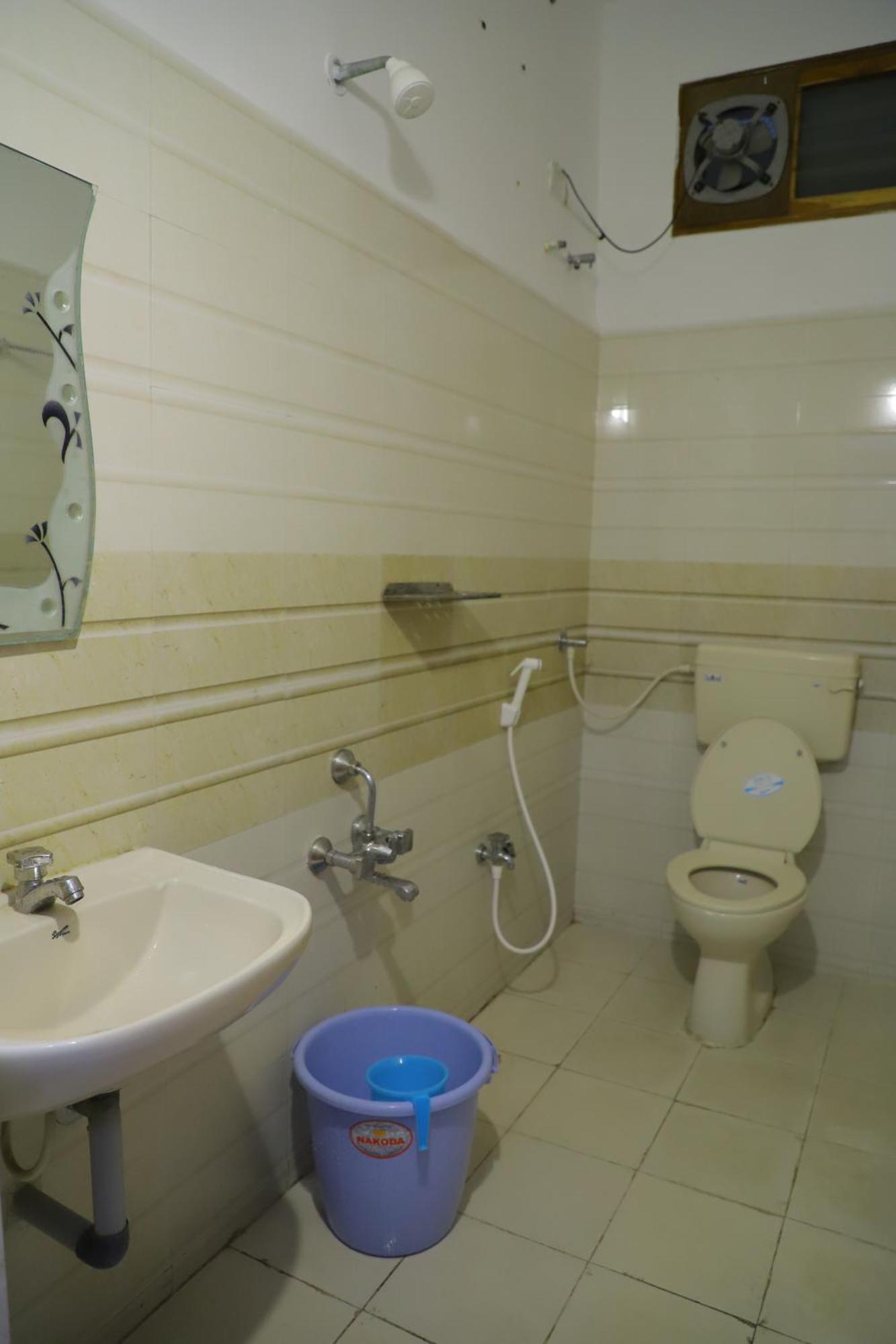 Nanda Mohan Homestay- Luxuries Ac Apartment Close To Alipiri Foothills-Kapila Teertham And Iskcon Temple Tirupati Eksteriør billede
