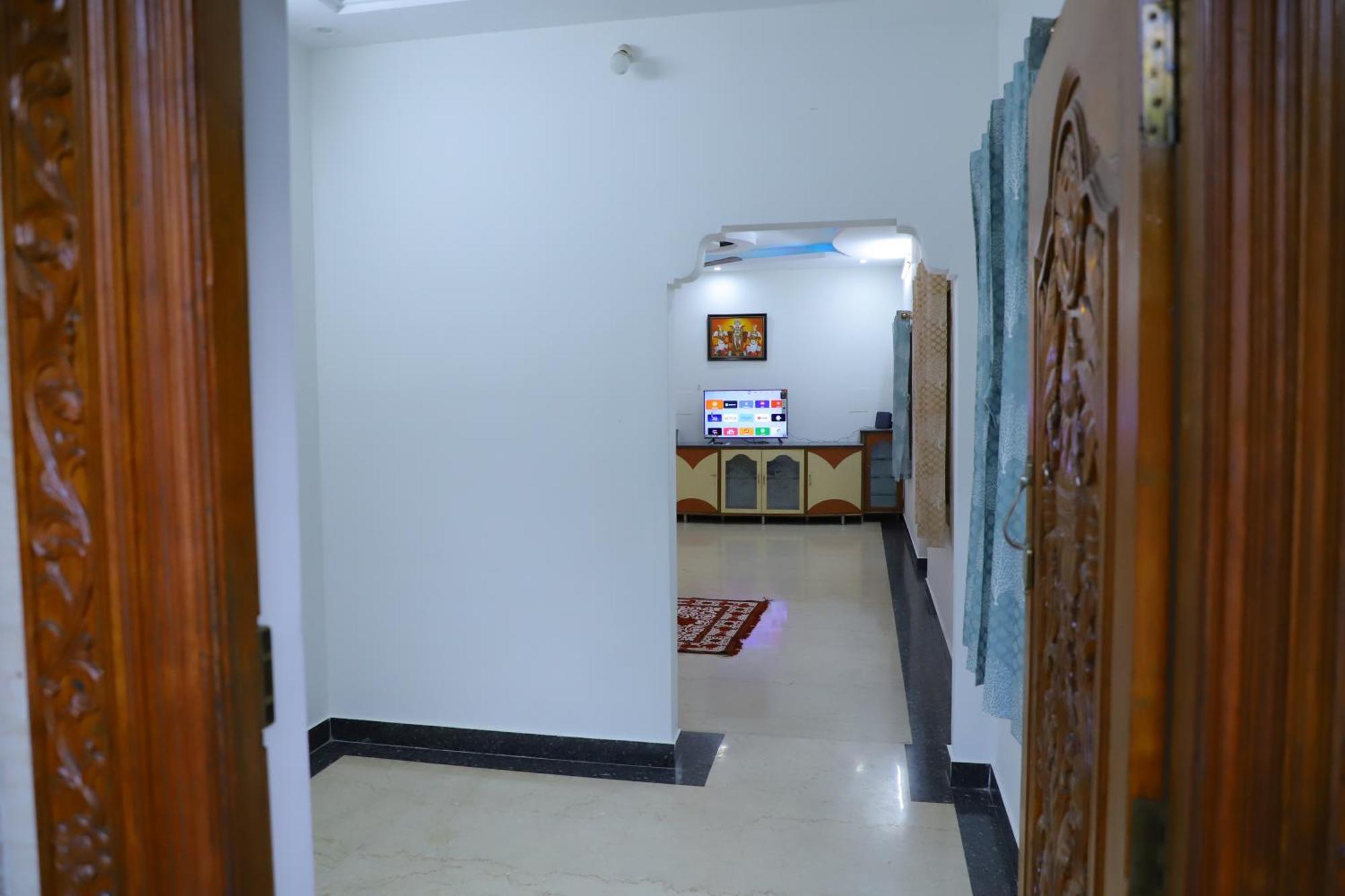 Nanda Mohan Homestay- Luxuries Ac Apartment Close To Alipiri Foothills-Kapila Teertham And Iskcon Temple Tirupati Eksteriør billede