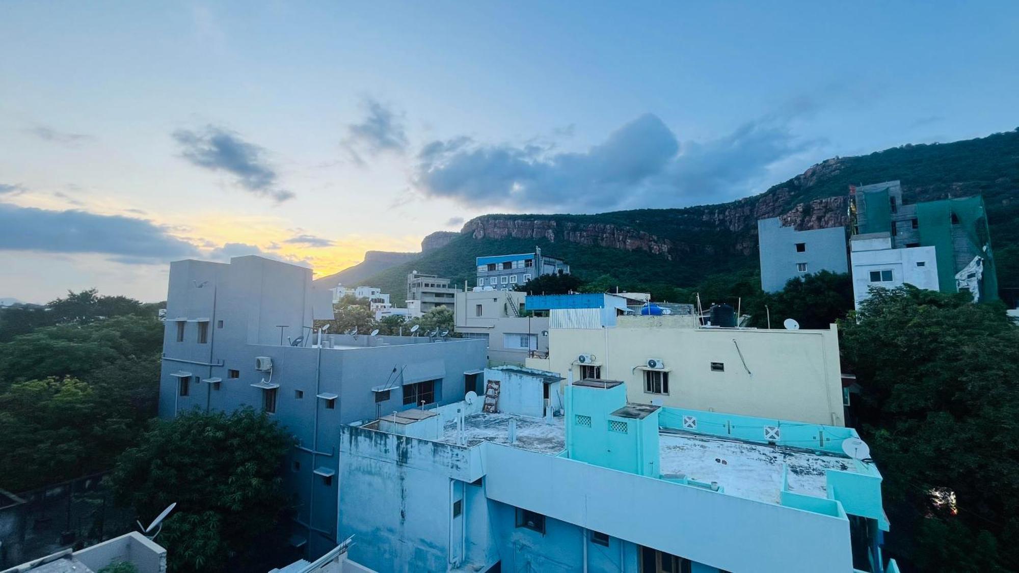 Nanda Mohan Homestay- Luxuries Ac Apartment Close To Alipiri Foothills-Kapila Teertham And Iskcon Temple Tirupati Eksteriør billede